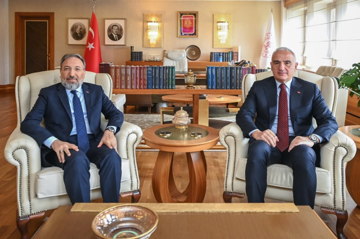 Kültür ve Turizm Bakanı ile Diyanet İşleri Başkanı Ayasofya ve tarihi camiler için buluştu