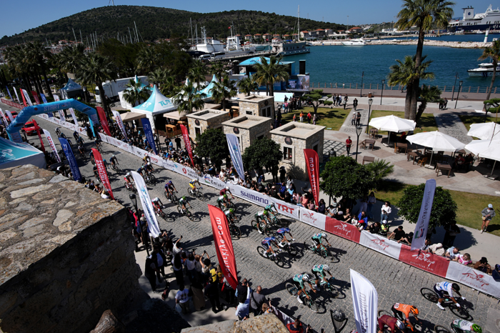 Cumhurbaşkanlığı Türkiye Bisiklet Turu, Çeşme-Selçuk etabıyla başladı