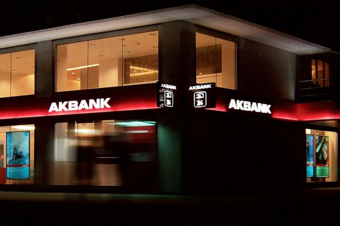 Akbank'tan yılın ilk çeyreğinde 19 milyar lira konsolide net kâr