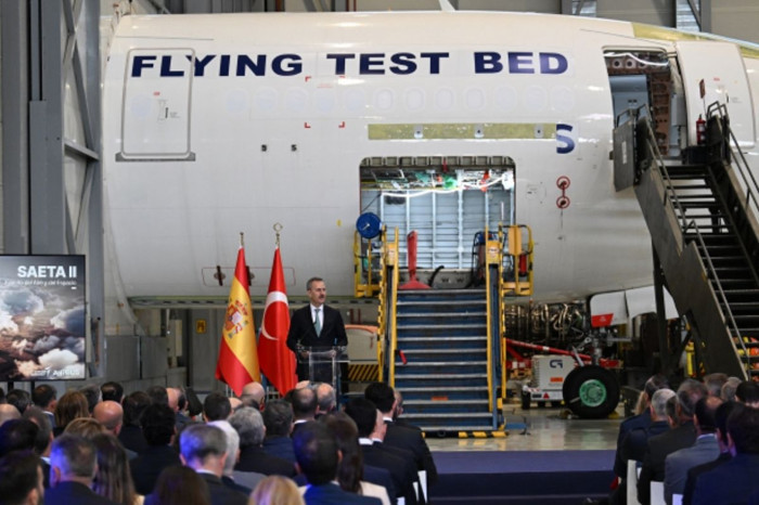 Madrid'de imzalar atıldı, HÜRJET İspanya yolcusu