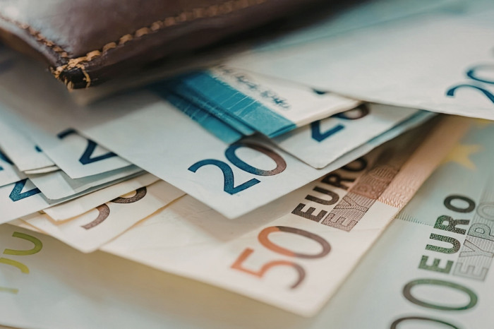 Euro Bölgesi'nde mevsim etkisinden arındırılmış işsizlik oranı mart ayında yüzde 6,2'ye indi