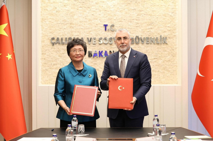 Çalışma ve Sosyal Güvenlik Bakanı Vedat Işıkhan duyurdu, Türkiye ile Çin arasında çalışma, istihdam ve sosyal güvenlik alanlarında işbirliği imzalandı