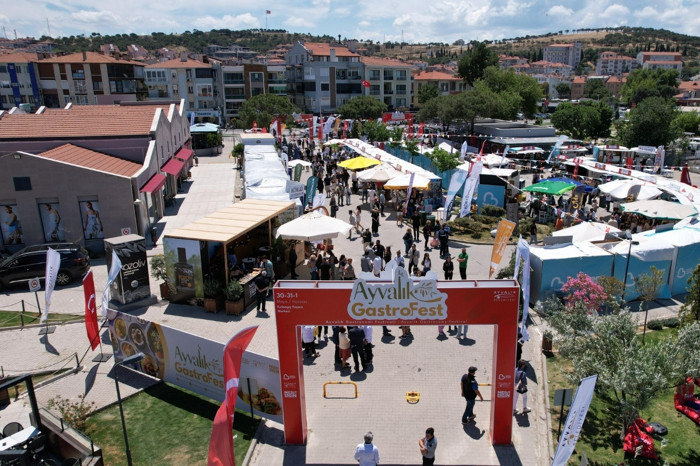 Ayvalık GastroFest yerel üreticileri ve şefleri bir araya getiriyor