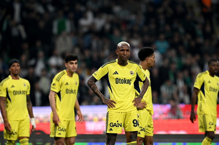 Fenerbahçe, Konyaspor'u yendi ve Şampiyonlar Ligi ön eleme biletini aldı
