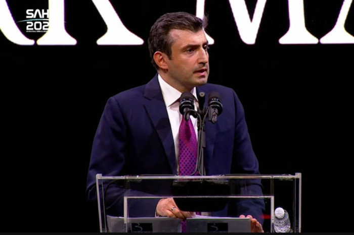 Selçuk Bayraktar, SAHA 2026'da Dede Korkut'un Tepegöz ve Basat hikayesinden de bahsettiği 'Vizyon Konuşması'yla teknolojik manifestoya imza attı