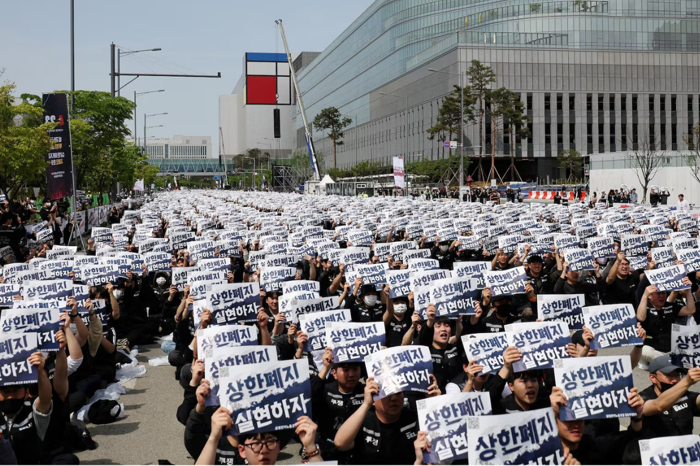 Samsung grev çıkmazında; anlaşma sağlanamadı, Güney Kore alarmda