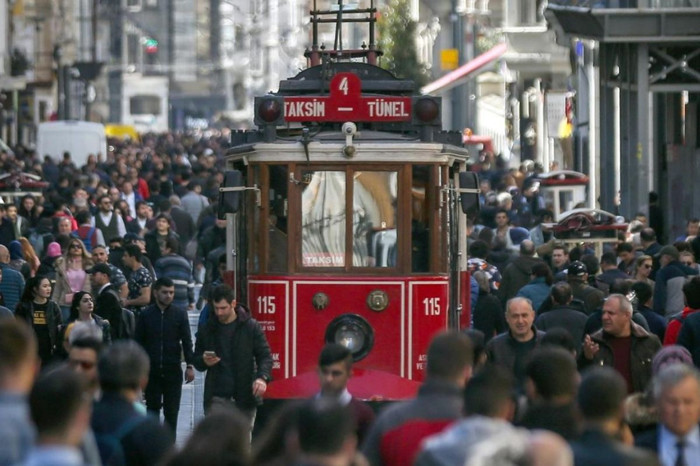 TÜİK verilerine göre, Türkiye nüfusunun yüzde 14,8'ini gençler oluşturuyor