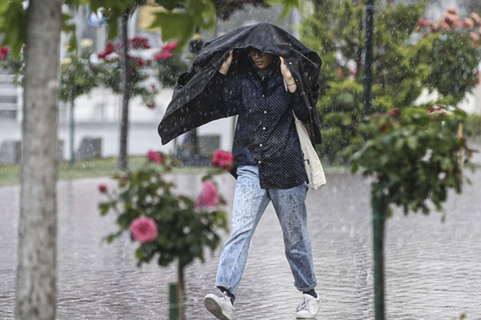Meteoroloji, bazı iller için kuvvetli gök gürültülü sağanak uyarısında bulundu