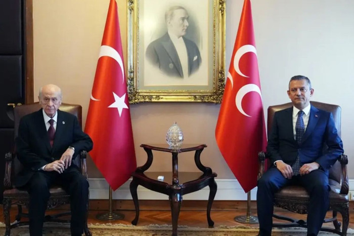 MHP lideri Devlet Bahçeli, Özgür Özel'le görüştü