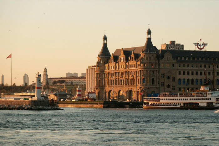 Haydarpaşa Garı restorasyonla kültür ve sanat merkezine dönüşüyor
