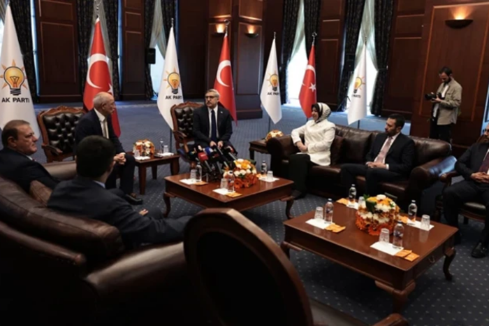 AK Parti, CHP ve MHP ile bayramlaştı