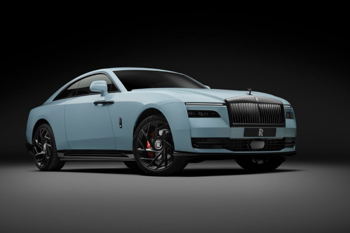 Rolls Royce, güncellenmiş elektrikli otomobil Spectre Series II'yi tanıttı