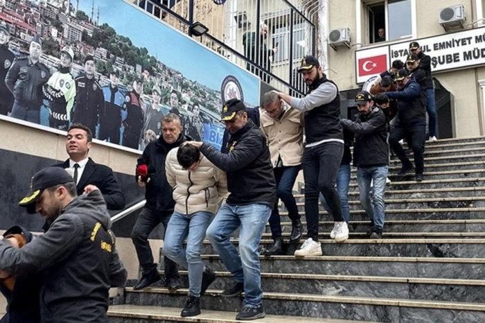 İstanbul'da sigorta dolandırıcılığı iddiasıyla yakalanan 3 zanlı tutuklandı