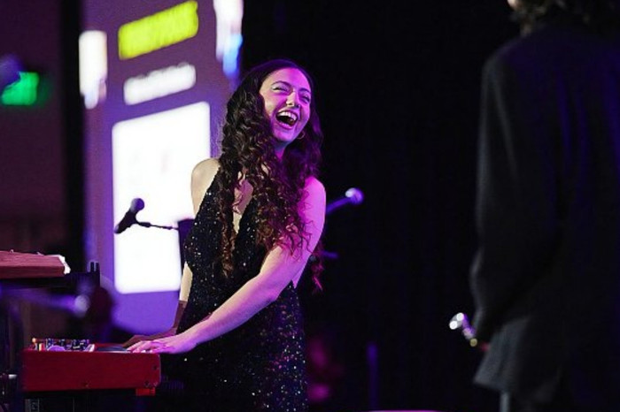 Berklee College of Music'in prestijli Instrumental Performance Award ödülü Türk müzisyen Su Yavuz'un oldu