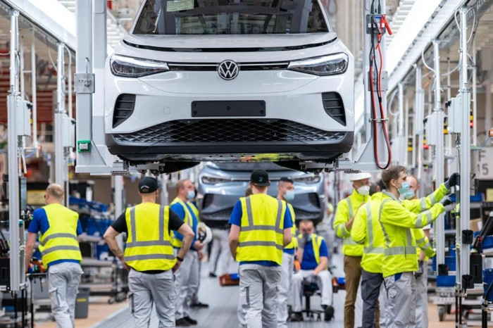 Volkswagen, küresel rekabet ve artan maliyetlerden çıkışı küçülmekte buldu, 2030'a kadar 50 bin iş pozisyonu azaltılacak
