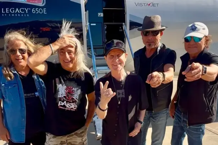 Tüpraş Stadyumu'nda konser verecek olan Scorpions grubu özel jetle İstanbul'da