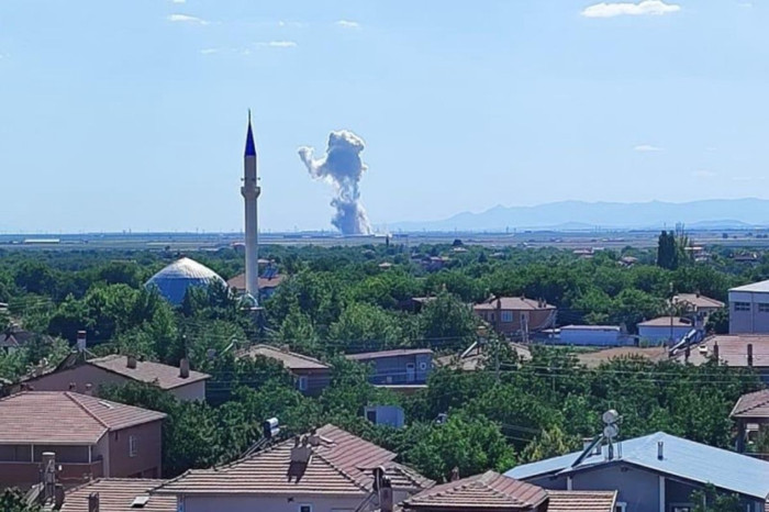 Niğde'de havai fişek fabrikasında patlama