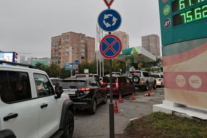 Rusya’da yakıt krizi bölgelere yayılıyor