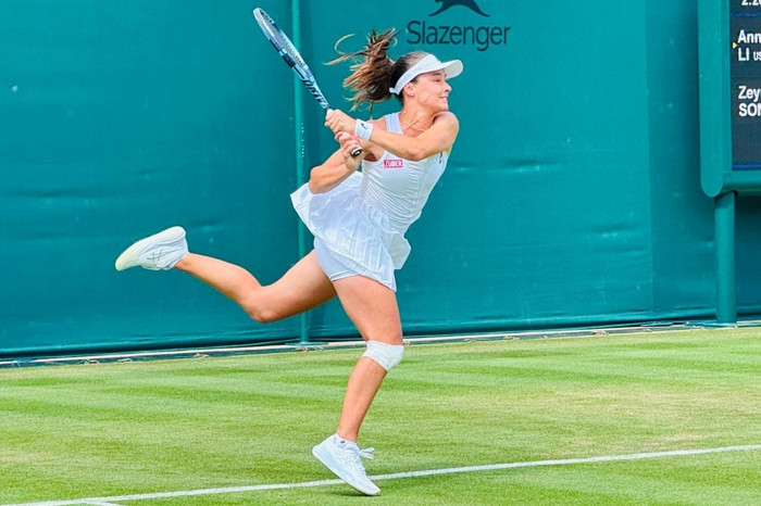 Zeynep Sönmez, Wimbledon'da ABD'li rakibini 2-1 yenerek ikinci tura yükseldi