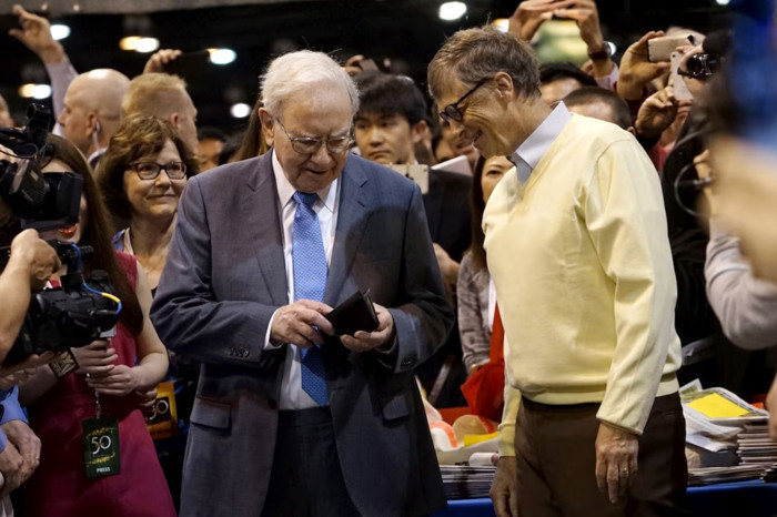 Borsa sihirbazı Warren Buffett, Epstein bağlantısı soruşturulan Gates Vakfı’na her yıl yaptığı bağışı askıya aldı
