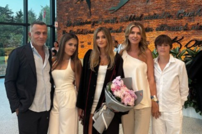 İş insanı Selim Kosif'in kızı Melis Kosif'in mezuniyet sevinci