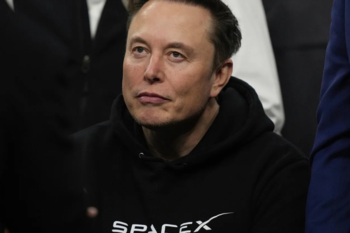 Elon Musk'ın sahibi olduğu SpaceX'in hisseleri düşünce serveti eridi ama unvanı değişmedi