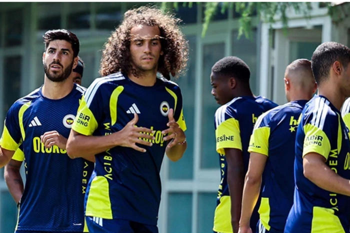 Fenerbahçe'nin Avusturya kamp kadrosu belli oldu