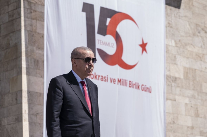 Cumhurbaşkanı Erdoğan'dan '10 yıl önce olduğu gibi bugün de biriz, beraberiz, tek yüreğiz' açıklaması