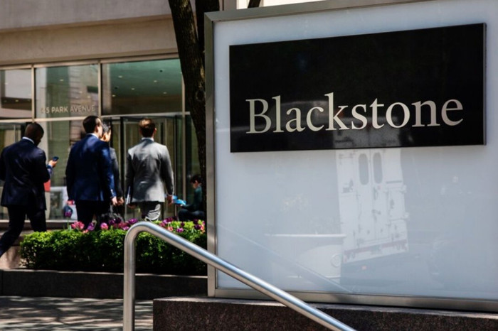 Blackstone'un 78 milyar dolarlık amiral gemisi kredi fonunda üst düzey ayrılık, eş CEO Jonathan Bock istifa etti