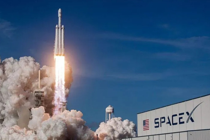SpaceX'in Starship roketi 20 Starlink uydusunu başarıyla yörüngeye taşıdı