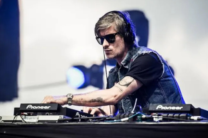 Nightcall şarkısıyla dünya çapında ün kazanan Fransız DJ Kavinsky, Paris'te ölü bulundu