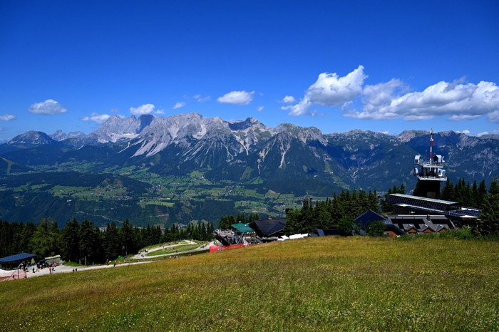 Schladming teleferiği Alpler'i kuşbakışı izletiyor