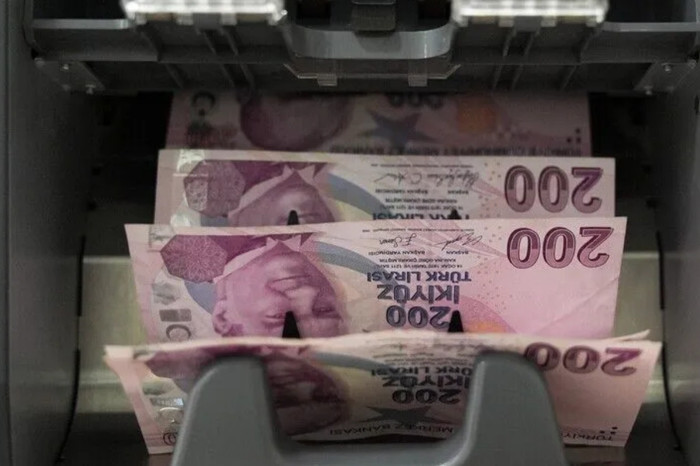 Hazine üç ayda 1,2 trilyon liralık iç borçlanmaya gidecek
