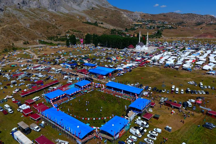 20. Geleneksel Gökbel Yaylası Yağlı Güreşleri'nin başpehlivanı Enes Doğan oldu