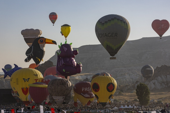 Kapadokya Balon Festivali renkli görüntülere sahne oldu