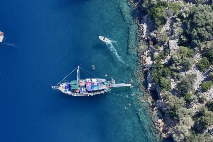 Fethiye-Kaş ile Kuzey Ege'de belirlenen sahalar 'Deniz Milli Parkı' ilan edildi
