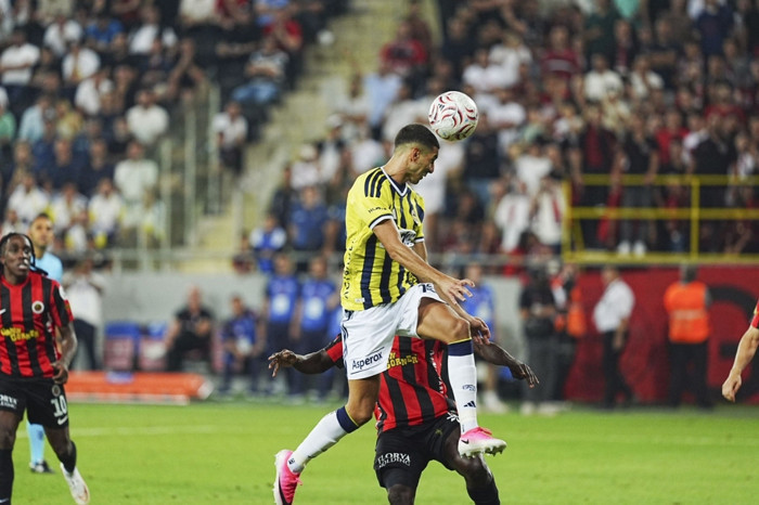 Fenerbahçe 10 yıl sonra ilk hafta maçını kaybetti