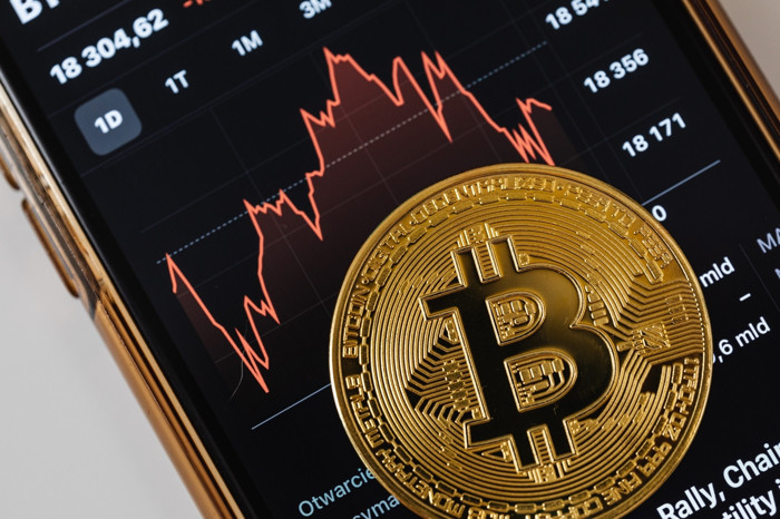 Bitcoin 64 bin doları aştı, kriptoda fırtına dinmedi