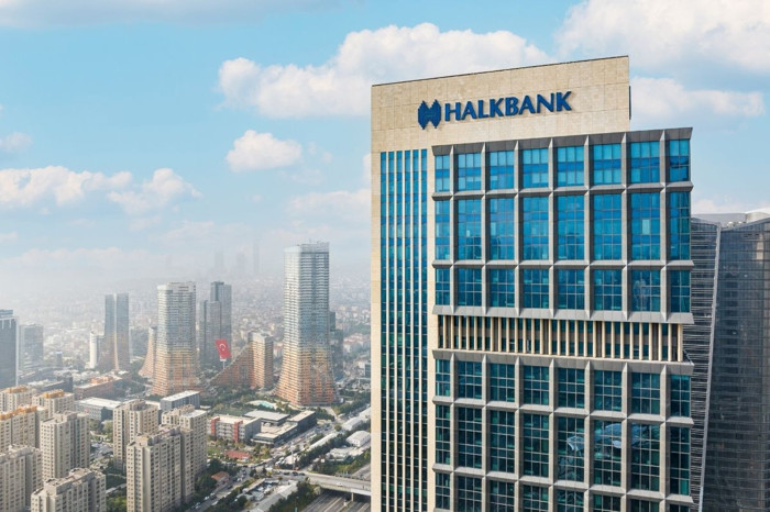 Halkbank, ABD'deki davanın düşmesinin ardından uluslararası piyasalardan 1,1 milyar dolar kaynak aldı
