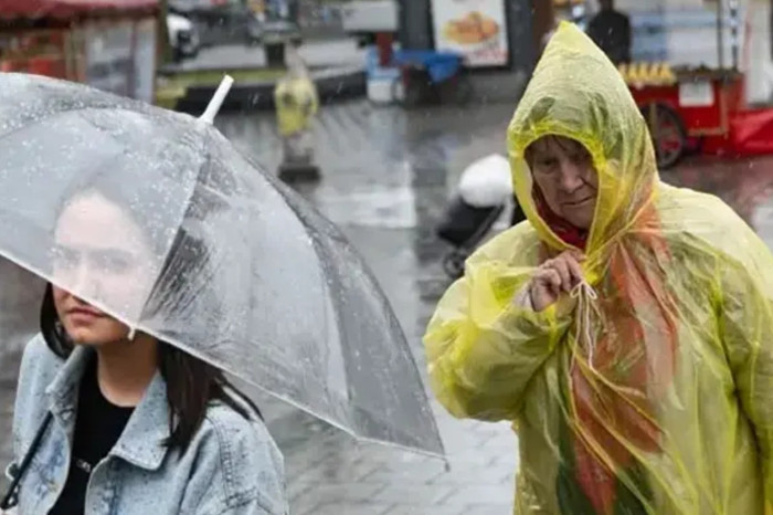 Cuma cumartesi İstanbul'a sağanak geliyor, sıcaklıklar 7 derece birden düşecek