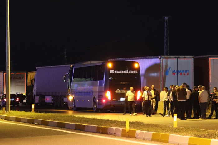 Heyelan nedeniyle kapanan Erzincan-Sivas kara yolu açıldı