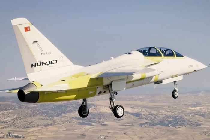 HÜRJET Jet Eğitim Uçağı, yer ve taksi testlerinin ardından ilk uçuşunu yaptı