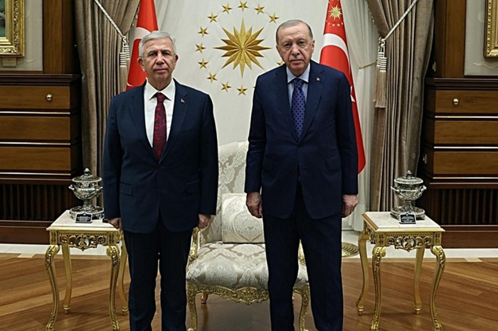 Mansur Yavaş'tan 'Tavandakiler istediği kadar ayrılsın, biz tabanda bir arada olmaya devam edeceğiz' açıklaması