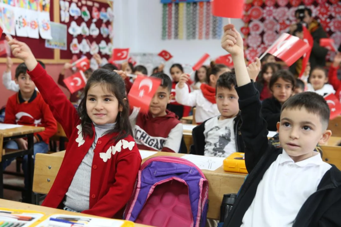 Yaklaşık 17 milyon öğrenci için yeni eğitim öğretim yılının ilk ders zili yarın çalacak