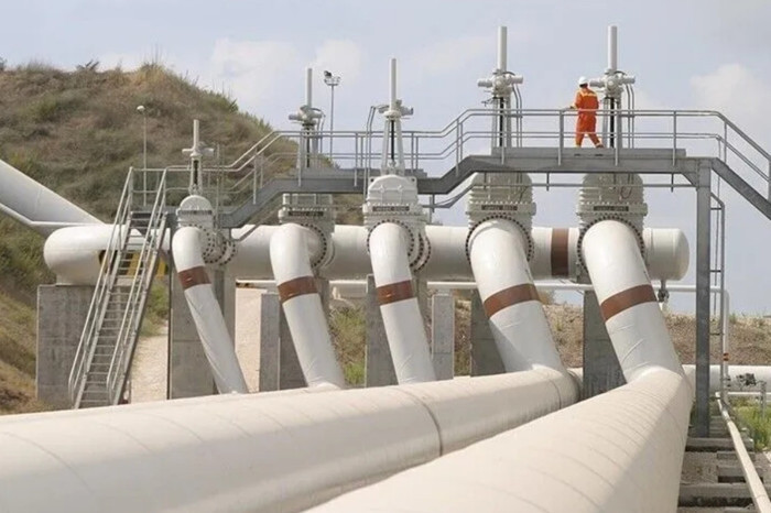 110 dolara yaklaşan Brent petrol 106 doların altına geriledi arz endişeleri hafifledi