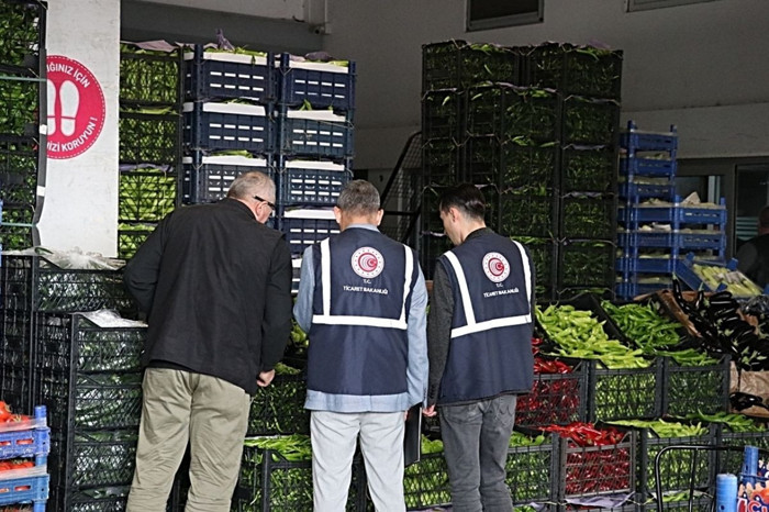 Yaş sebze-meyve piyasasındaki fahiş fiyat operasyonunda 40 şüpheli tutuklandı