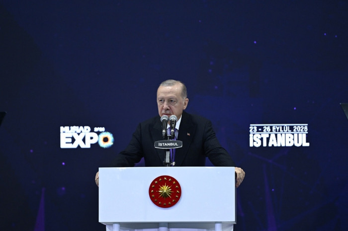 Cumhurbaşkanı Erdoğan, 'Küresel ekonominin şoklarla boğuştuğu bu dönemde Türkiye'yi büyüme ve istikrar rotasında tutmayı başardık' dedi