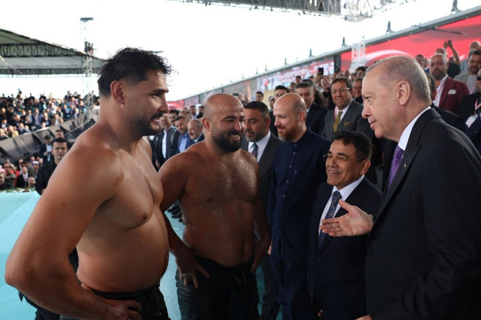 Cumhurbaşkanı Erdoğan, Yağlı Güreş Cumhurbaşkanlığı Kupası'nın final müsabakasını izledi