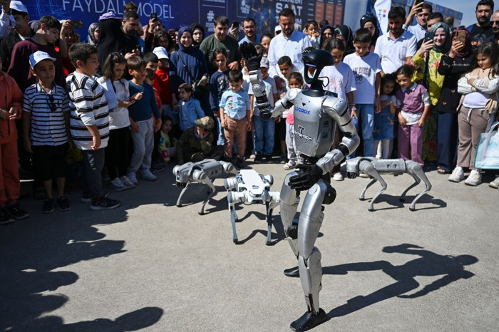 TEKNOFEST'te robotların gösterisine büyük ilgi