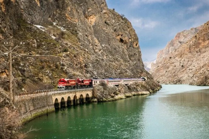 Turistik Doğu Ekspresi seferleri 21 Aralık'ta başlayacak